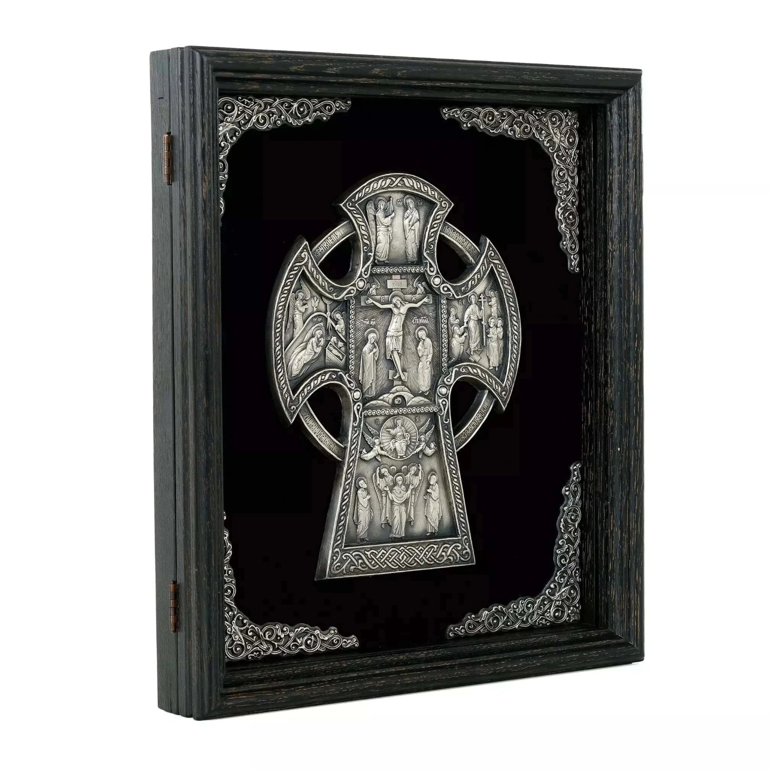 Crucifix în ramă K05